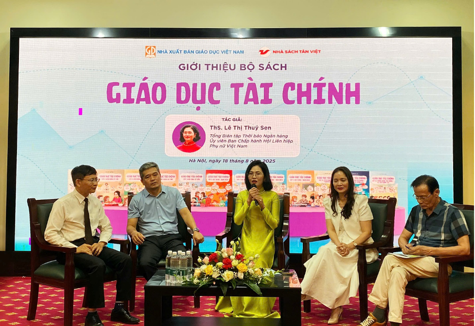 Ra mắt bộ sách “Giáo dục tài chính” cho học sinh từ lớp 1 đến lớp 12 - ảnh 2