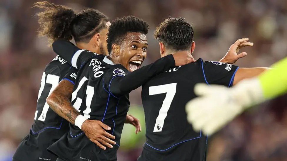 Estevao bùng nổ giúp Chelsea hủy diệt West Ham: Thần đồng thổi bùng giấc mơ xanh - ảnh 1