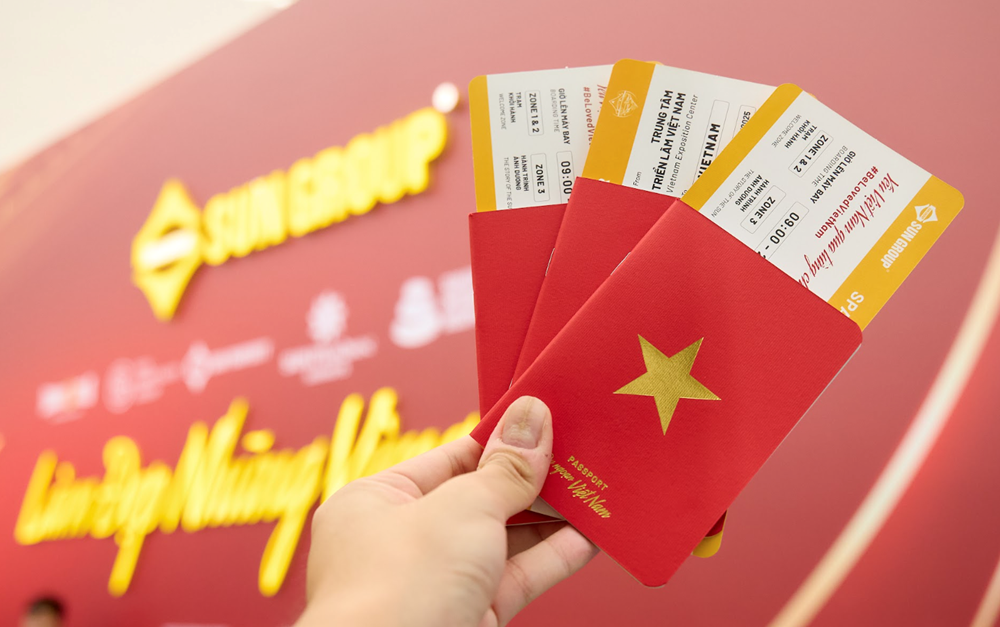 Du khách thích thú với gian hàng đặc biệt của Sun Group tại Triển lãm A80 - ảnh 4