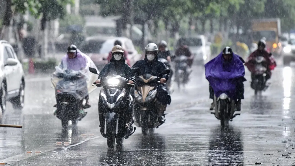 Dự báo thời tiết 31.8: Hà Nội có mưa dông, Trung Bộ ven biển gió mạnh - ảnh 1