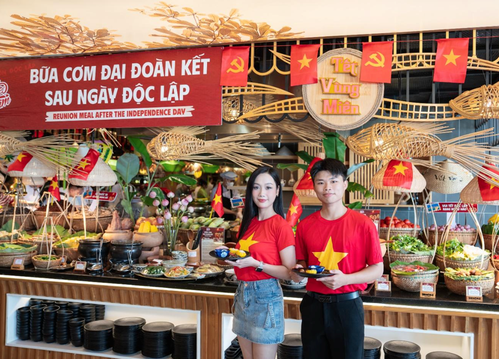 Hàng nghìn du khách check in đỉnh Bà Nà trong ngày đầu tiên của kỳ nghỉ lễ 2.9 - ảnh 7
