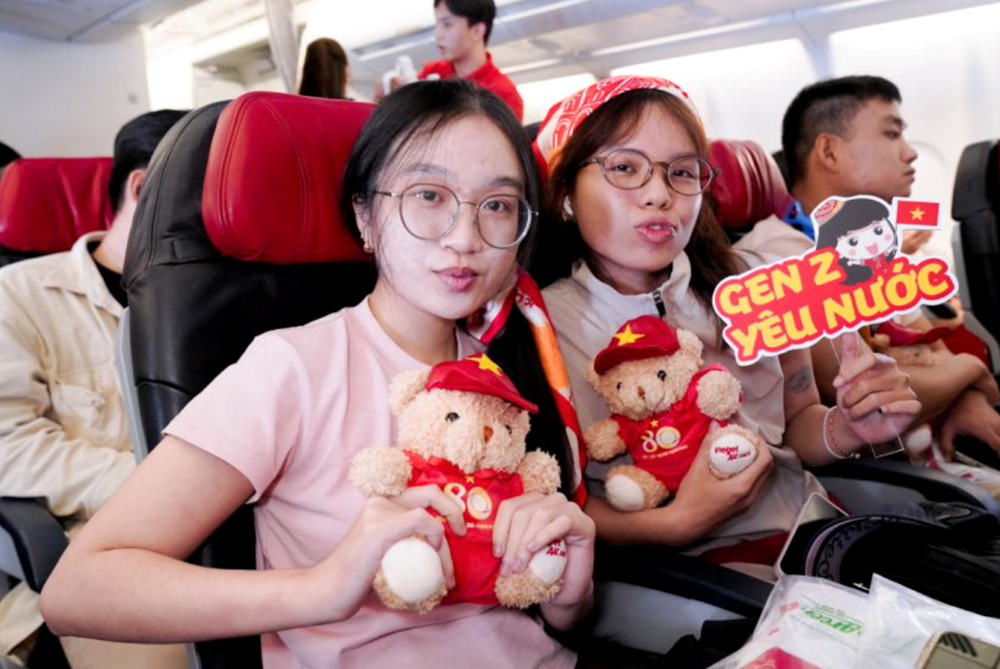 Những chuyến bay Vietjet mang cờ đỏ - sao vàng rực rỡ khắp trong ngoài nước dịp kỷ niệm 80 năm Quốc khánh 2.9 - ảnh 2