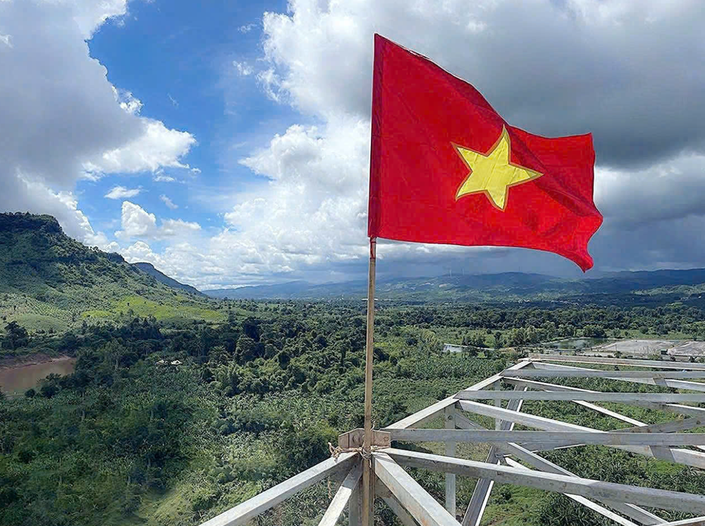 T&T Group hoàn thành đường dây truyền tải điện gió Savan 1 về Việt Nam trước thềm Đại lễ A80 - ảnh 1