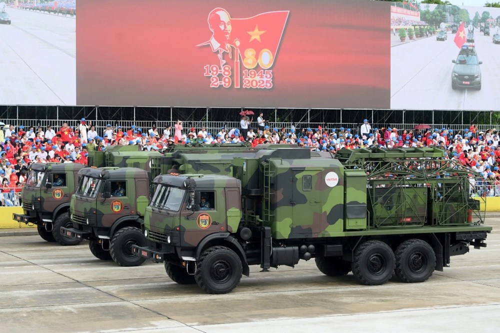 Tên lửa, radar, UAV Viettel ‘đi giữa lòng dân’ - ảnh 5