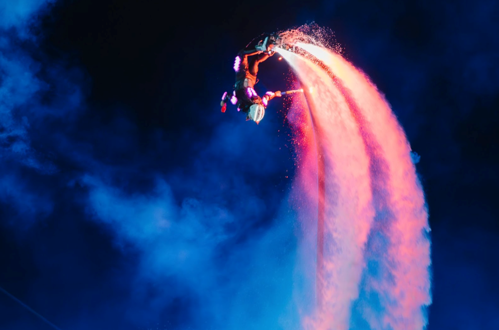 Show diễn pháo hoa và nghệ thuật thể thao mạo hiểm sẽ trở lại Thị trấn Hoàng Hôn tháng 11 này - ảnh 3