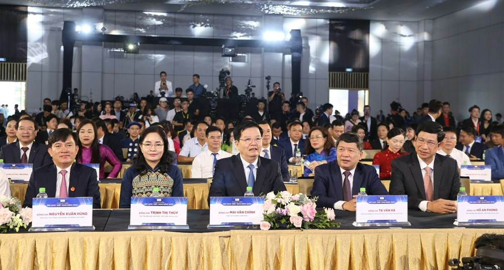 Du lịch Việt Nam vươn tầm: 113 tập thể, doanh nghiệp được vinh danh tại Giải thưởng Du lịch Việt Nam 2025 - ảnh 1