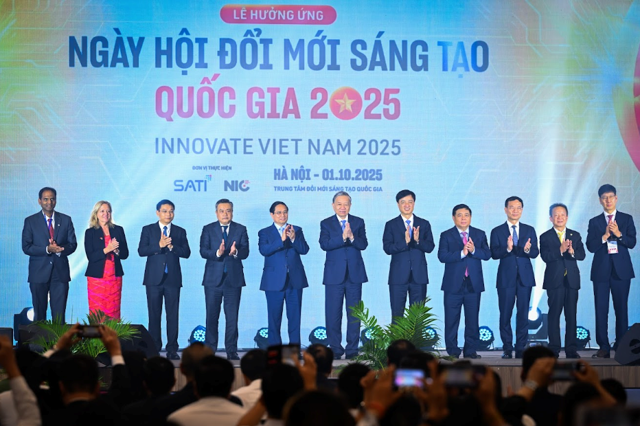 Tiếp tục đẩy mạnh ứng dụng AI, “siêu cảng” Việt Nam SuperPort™ của T&T Group gây ấn tượng mạnh tại VIIE 2025 - ảnh 1