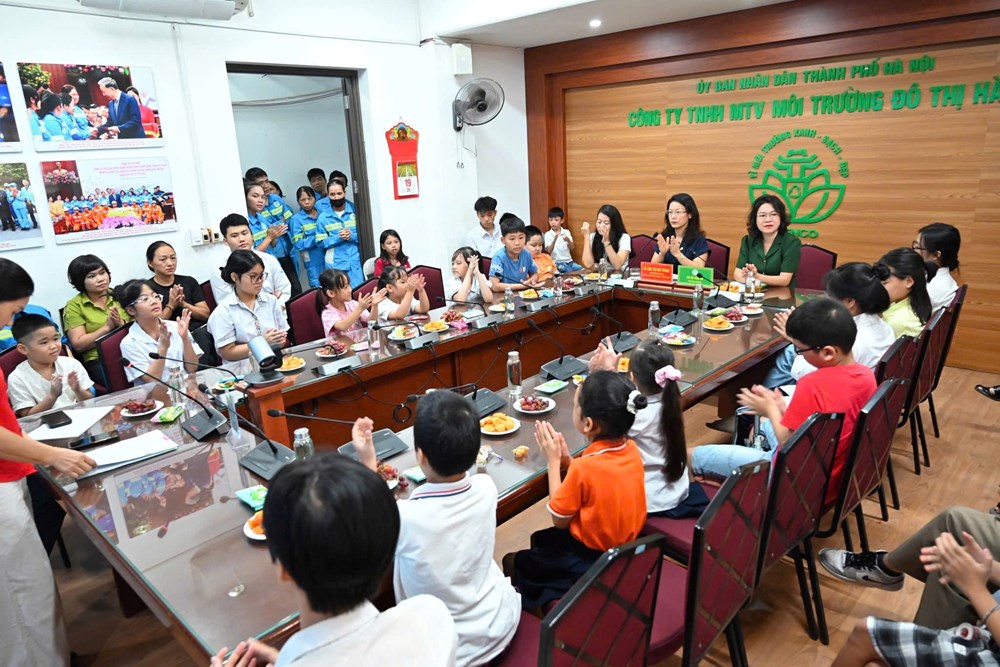 Học bổng “PRO Việt Nam - URENCO”: Tiếp sức ước mơ con em công nhân môi trường - ảnh 2
