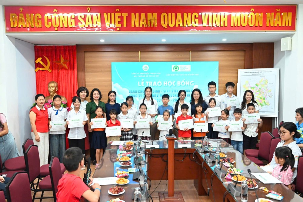Học bổng “PRO Việt Nam - URENCO”: Tiếp sức ước mơ con em công nhân môi trường - ảnh 1