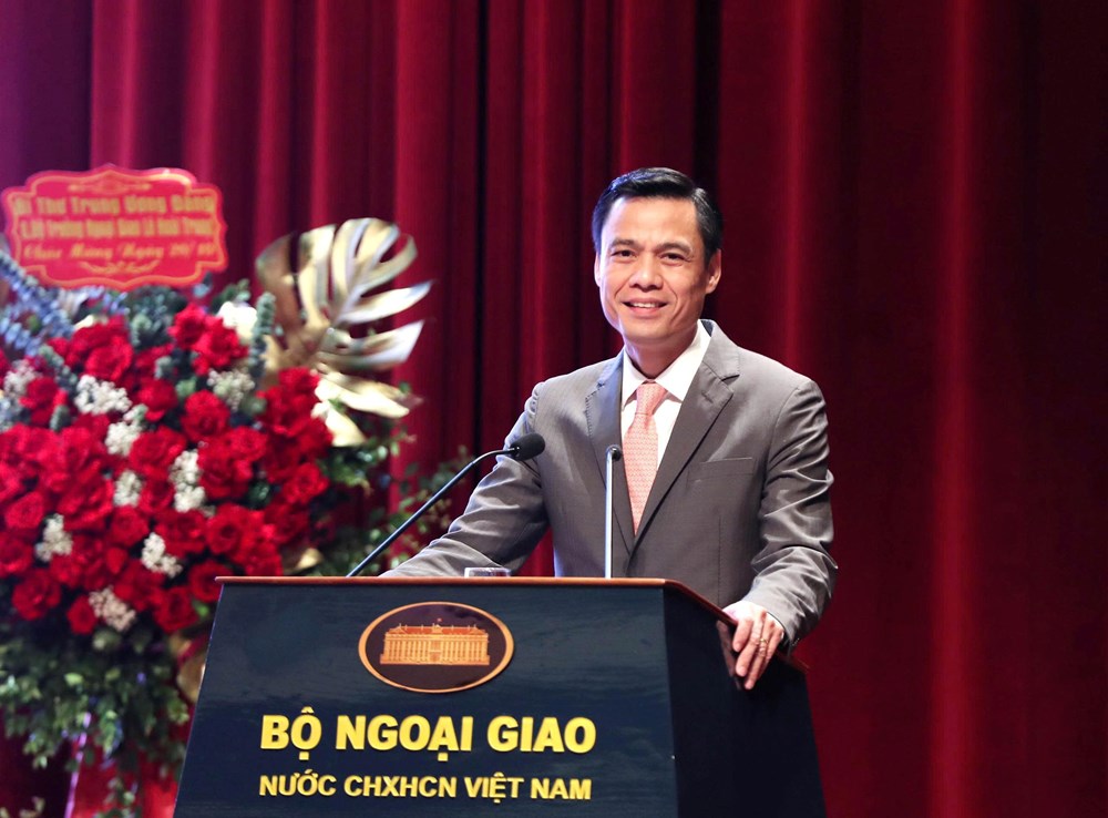 “Nhà ngoại giao nữ với Áo dài Việt”: Lan tỏa bản sắc, bồi đắp sức mạnh mềm văn hóa - ảnh 2
