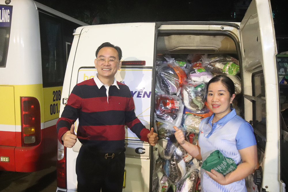 “Mất đi ánh sáng, nhưng hôm nay tôi thấy được niềm ấm áp của tình người" - ảnh 13