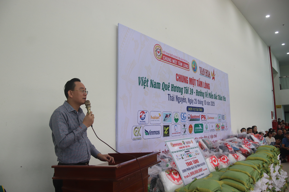 “Mất đi ánh sáng, nhưng hôm nay tôi thấy được niềm ấm áp của tình người" - ảnh 24