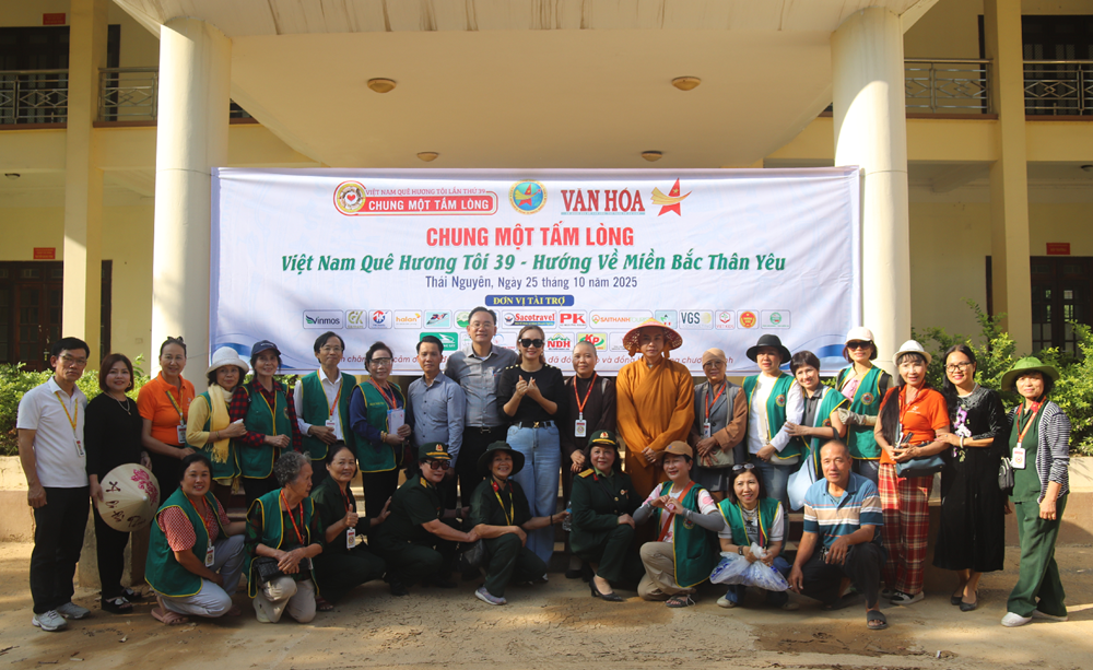 “Mất đi ánh sáng, nhưng hôm nay tôi thấy được niềm ấm áp của tình người" - ảnh 47