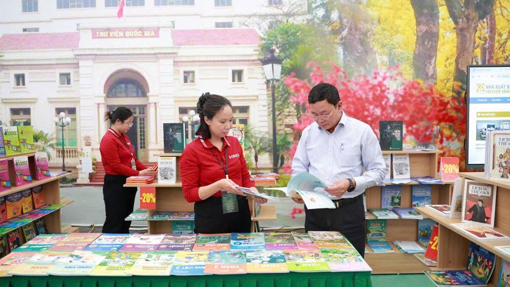 NXBGDVN tham gia Hội chợ Mùa thu 2025: Gắn kết tri thức, tôn vinh văn hóa đọc - ảnh 5