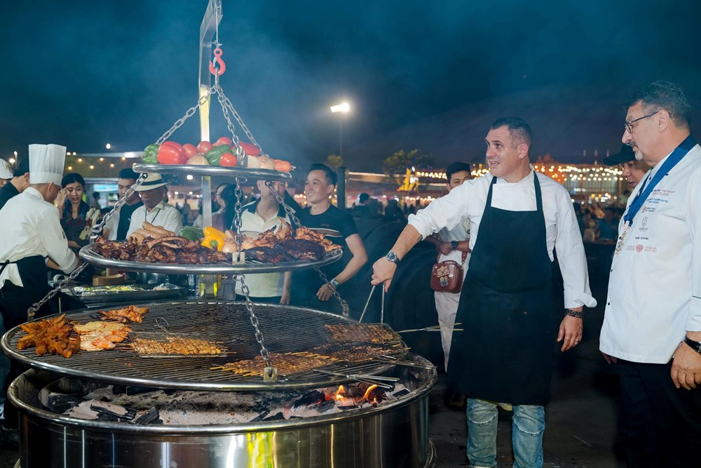 Hội chợ Mùa Thu lần Thứ nhất - 2025: “Cực phẩm” ẩm thực – “Đại tiệc ăn chơi’ hot nhất thời điểm này - ảnh 1