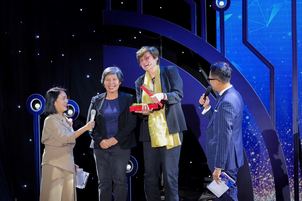 VinFuture mùa đầu tiên giữa đại dịch Covid-19: Biểu tượng của hy vọng và đoàn kết - ảnh 1