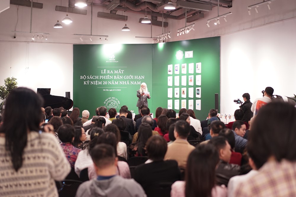 Ra mắt bộ sách 20 năm: Từ “Nhật ký Đặng Thùy Trâm” đến “Một thoáng ta rực rỡ ở nhân gian” - ảnh 2
