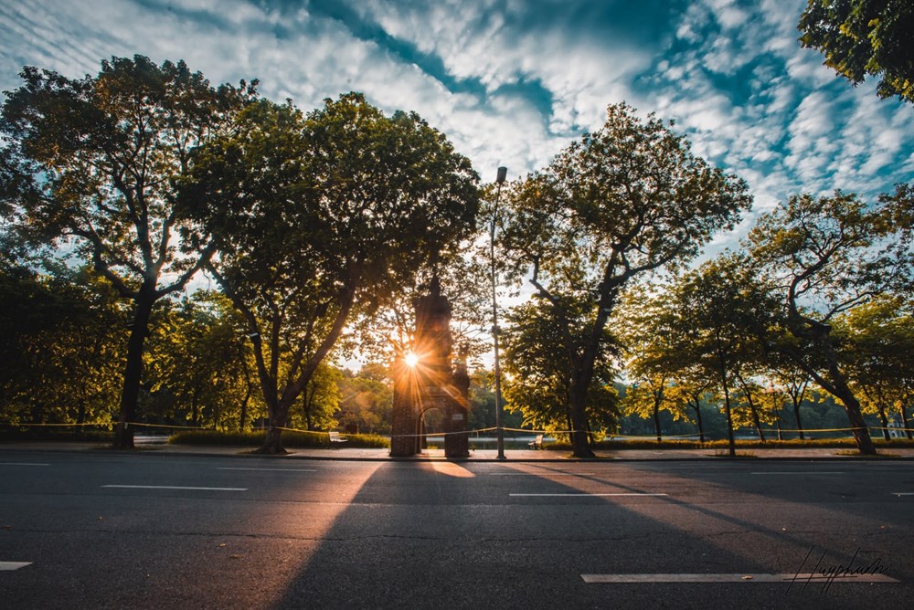 Dự báo thời tiết 12.11: Bắc Bộ hửng nắng, Trung Bộ mưa rào - ảnh 1