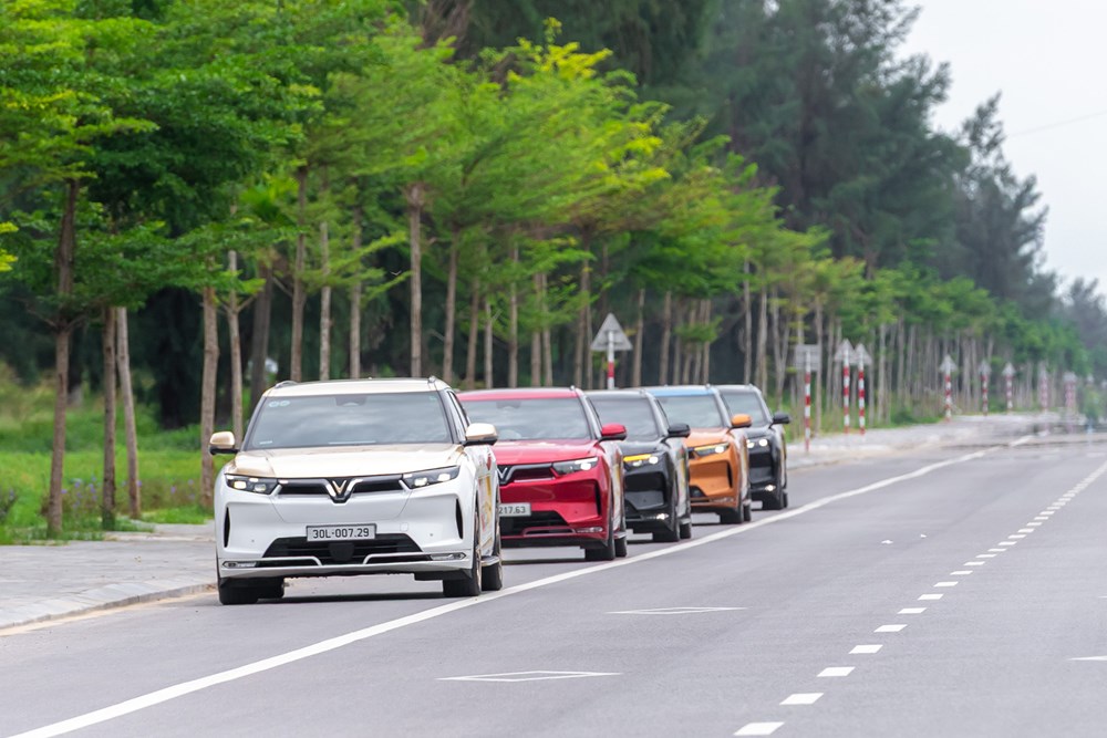 VinFast lập thêm kỷ lục mới - Bàn giao hơn 20.000 ô tô trong tháng 10.2025 - ảnh 1