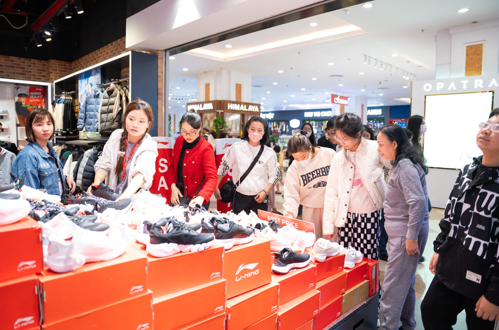 Vincom Black Friday 2025: Đại tiệc giảm giá khuấy động thị trường bán lẻ cả nước - ảnh 4