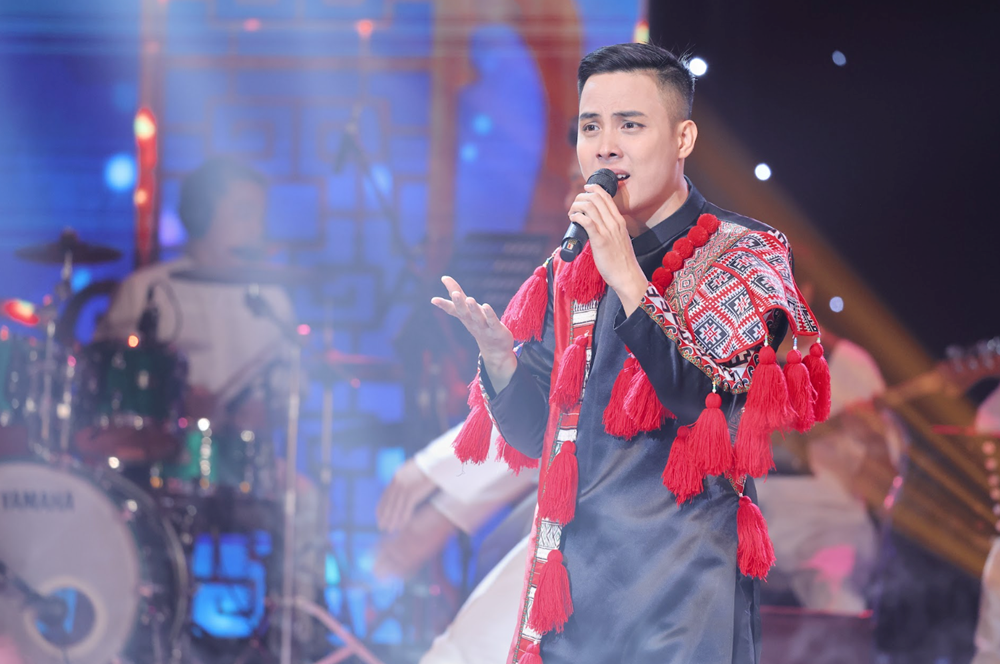 Lộ diện Quán quân ba dòng nhạc tại Gala Xếp hạng Tiếng hát Việt toàn cầu 2025 - ảnh 4