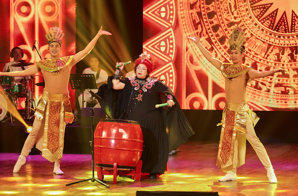 Lộ diện Quán quân ba dòng nhạc tại Gala Xếp hạng Tiếng hát Việt toàn cầu 2025 - ảnh 5