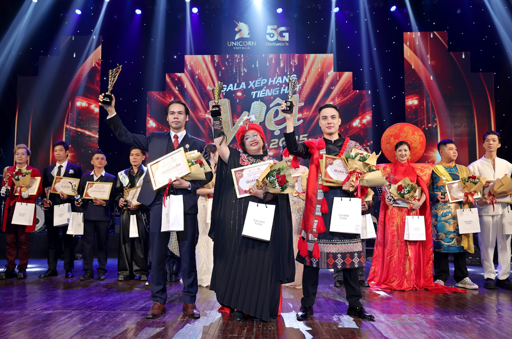 Lộ diện Quán quân ba dòng nhạc tại Gala Xếp hạng Tiếng hát Việt toàn cầu 2025 - ảnh 6