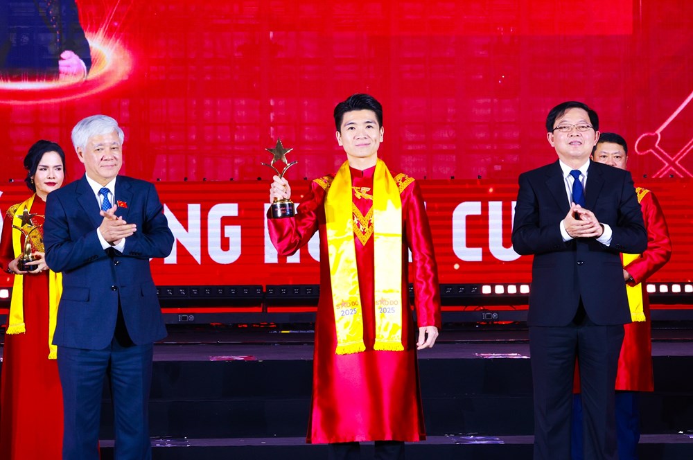 Doanh nhân Đỗ Quang Vinh được vinh danh trong TOP 10 Giải thưởng Sao Đỏ 2025 - ảnh 1