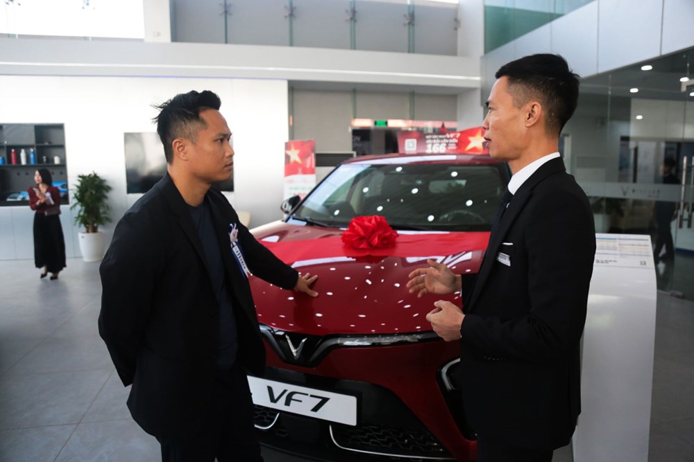 Khách hàng Việt ấn tượng với xưởng dịch vụ thứ 350 của VinFast: Đi đâu cũng yên tâm, xứng đáng đẳng cấp 5 sao - ảnh 4