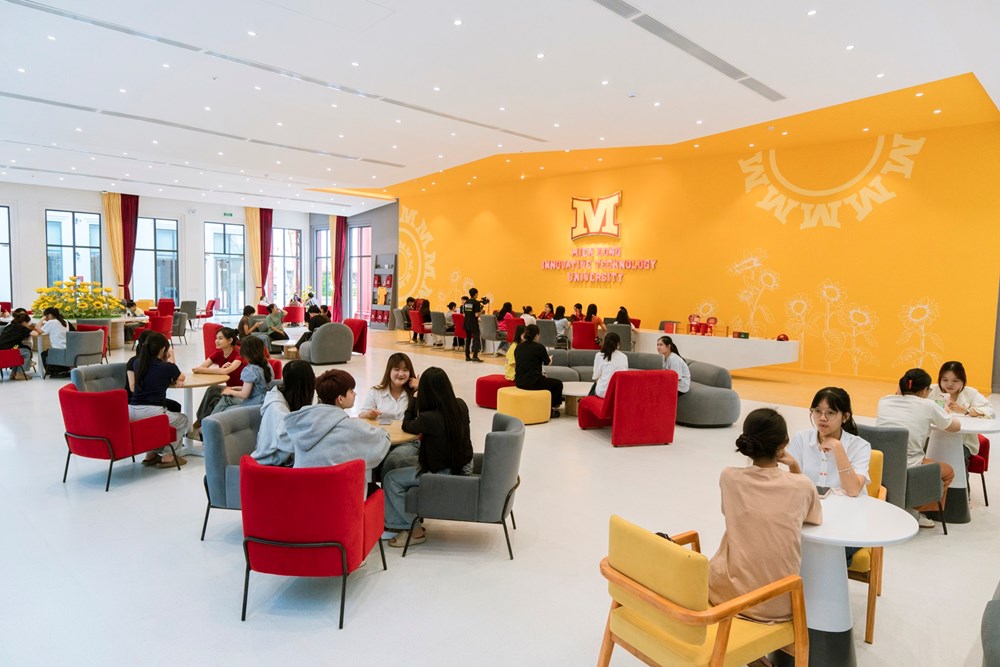 Hiệp hội Vật lý Việt Nam tặng bằng khen cho MIT University Việt Nam - ảnh 5