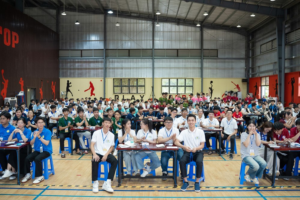 Hiệp hội Vật lý Việt Nam tặng bằng khen cho MIT University Việt Nam - ảnh 2