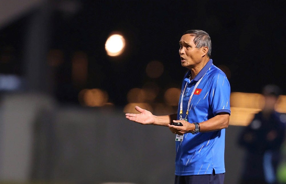 HLV Mai Đức Chung nói gì về tình huống bàn thắng không được công nhận của tuyển nữ Việt Nam - ảnh 1