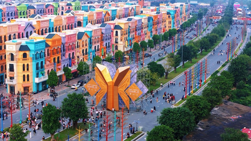 Fan “đu concert” xuyên ngày đêm: “Hiếm nơi nào lý tưởng như Ocean City: thuận tiện, chuyên nghiệp, dịch vụ gì cũng có” - ảnh 2