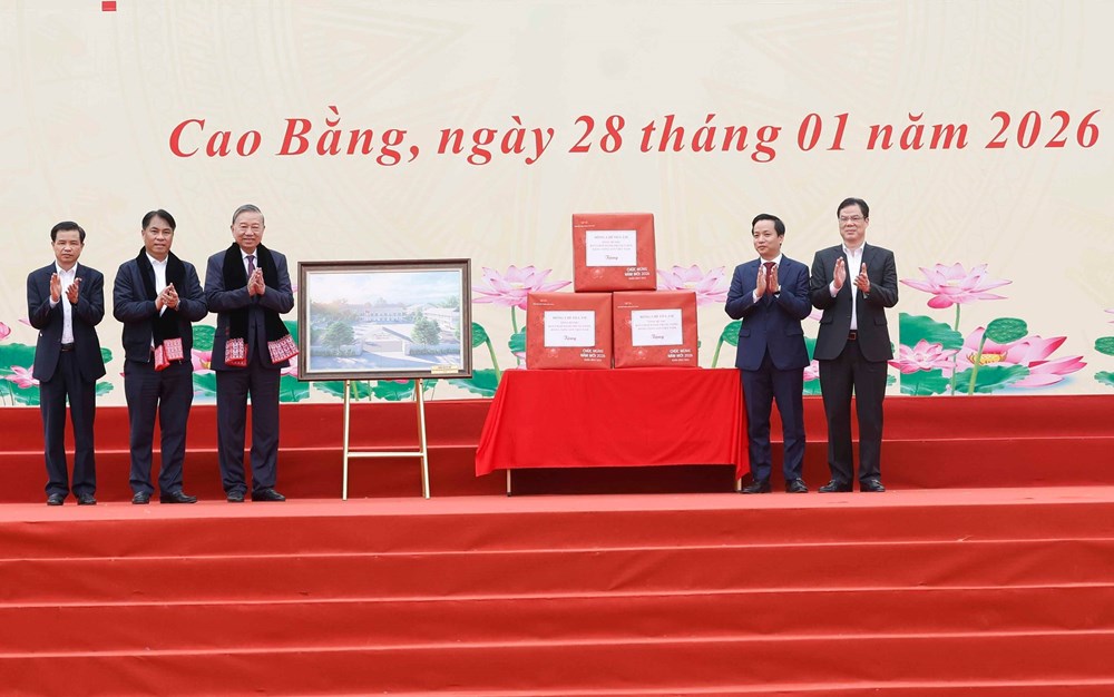 Tổng Bí thư Tô Lâm gặp mặt, nói chuyện với nhân dân các dân tộc tỉnh Cao Bằng - ảnh 6