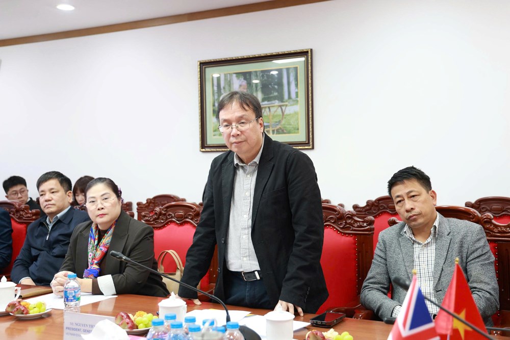 Nhà xuất bản Giáo dục Việt Nam kí Biên bản ghi nhớ hợp tác trong lĩnh vực dạy và học tiếng Anh với Tập đoàn Efekta Education (Vương quốc Anh) - ảnh 2