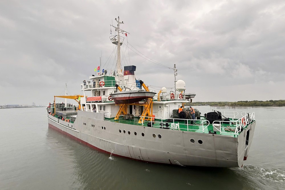 TP.HCM: Lá phiếu theo tàu ra khơi ở nơi bầu cử sớm nhất cả nước - ảnh 6