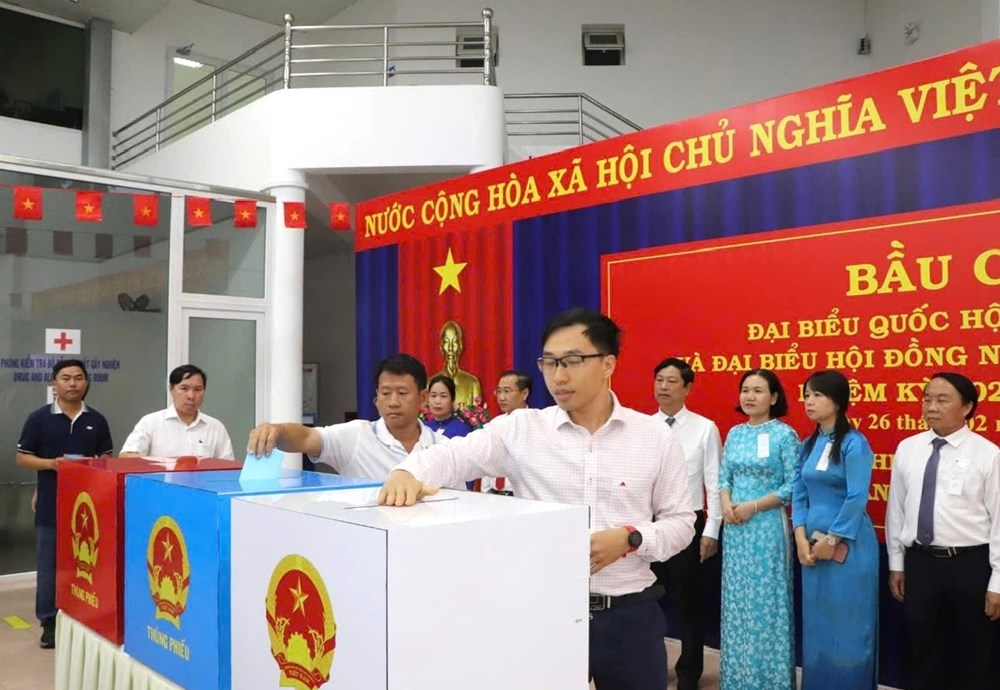 TP.HCM: Lá phiếu theo tàu ra khơi ở nơi bầu cử sớm nhất cả nước - ảnh 2