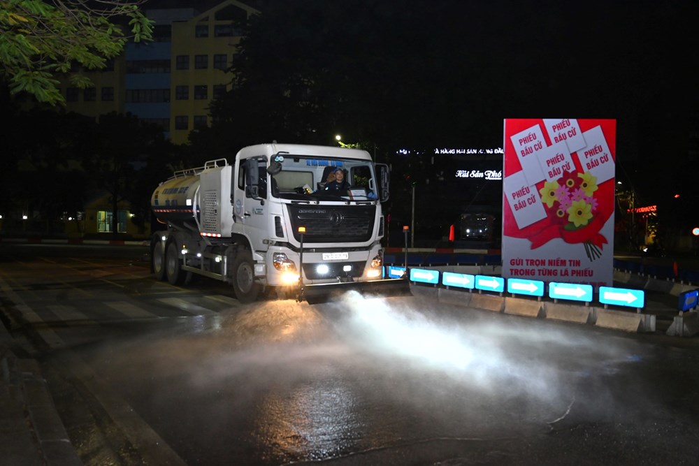 URENCO tăng cường vệ sinh môi trường phục vụ bầu cử Quốc hội và HĐND các cấp nhiệm kỳ 2026-2030 - ảnh 2