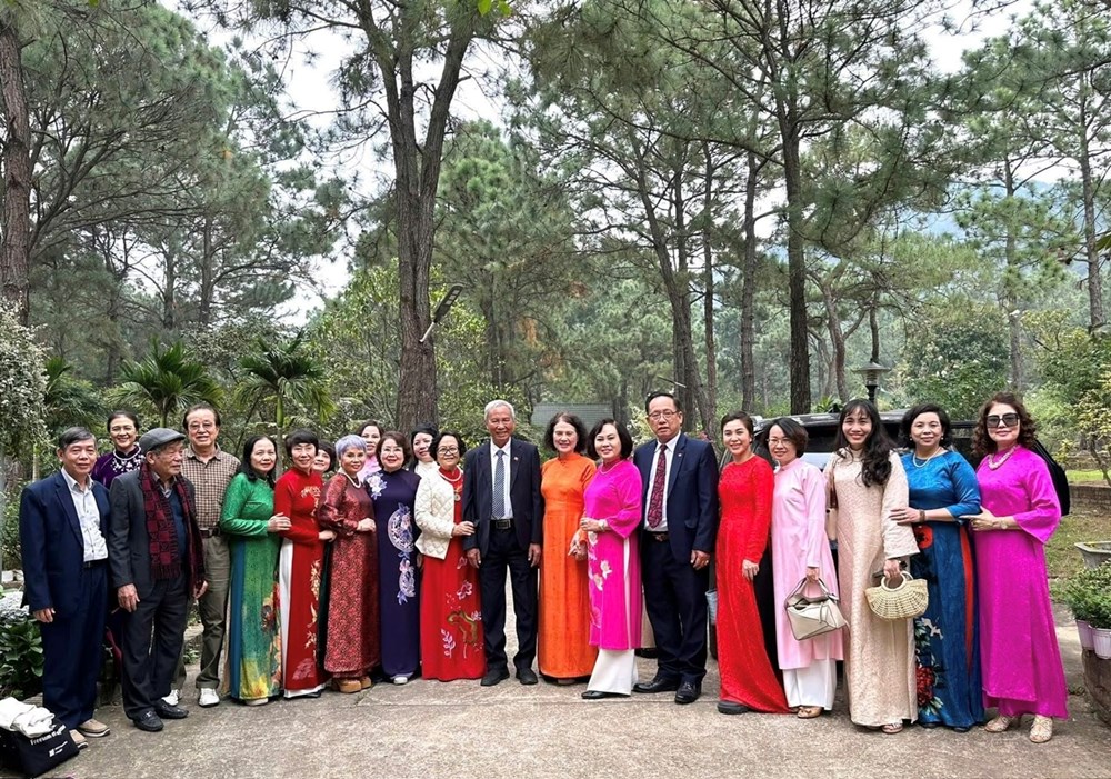 Sắc Xuân lan tỏa cùng tà áo dài trong ngày hội tôn vinh phụ nữ và di sản - ảnh 4