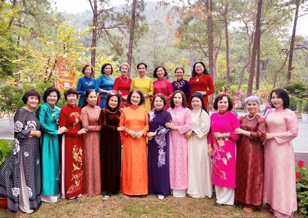 Sắc Xuân lan tỏa cùng tà áo dài trong ngày hội tôn vinh phụ nữ và di sản - ảnh 5