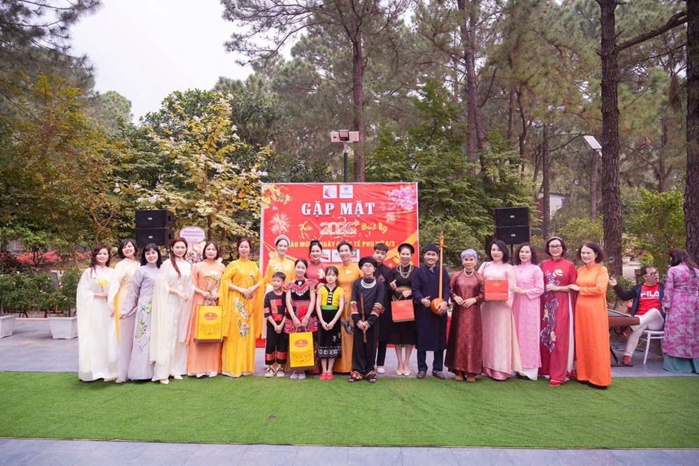 Sắc Xuân lan tỏa cùng tà áo dài trong ngày hội tôn vinh phụ nữ và di sản - ảnh 11