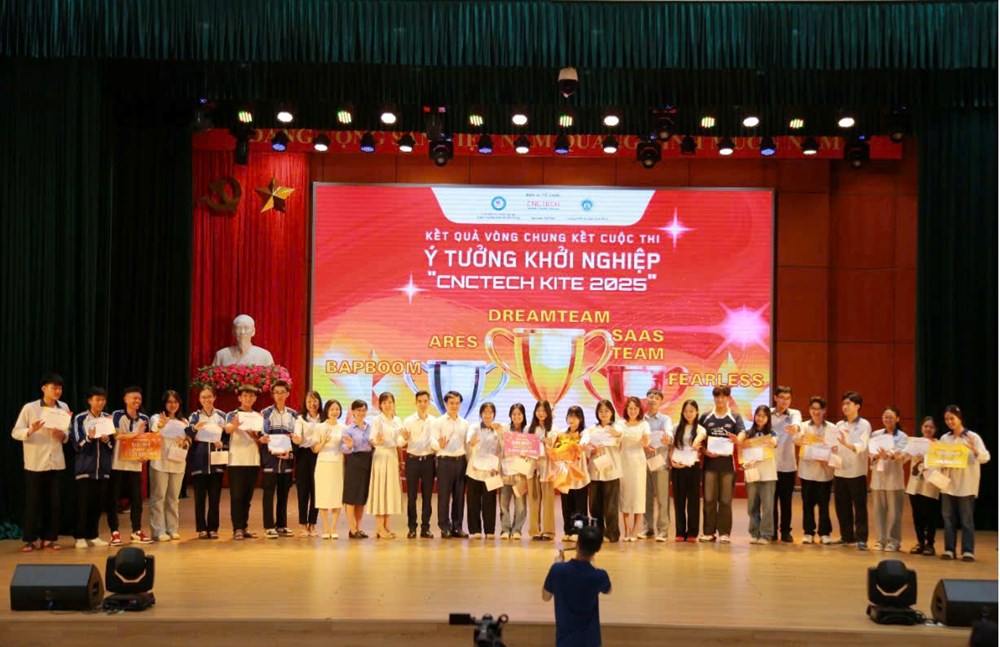 Từ văn hóa đến vị thế dẫn dắt: CNCTech chinh phục chuẩn mực cao nhất - ảnh 2