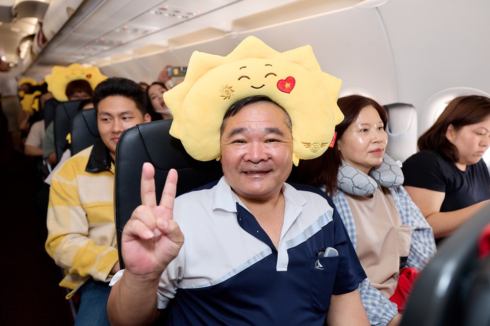 Hơn 200 khách Đài Loan (Trung Quốc) bay thẳng đến Phú Quốc trên chuyến bay quốc tế đầu tiên của Sun PhuQuoc Airways - ảnh 6