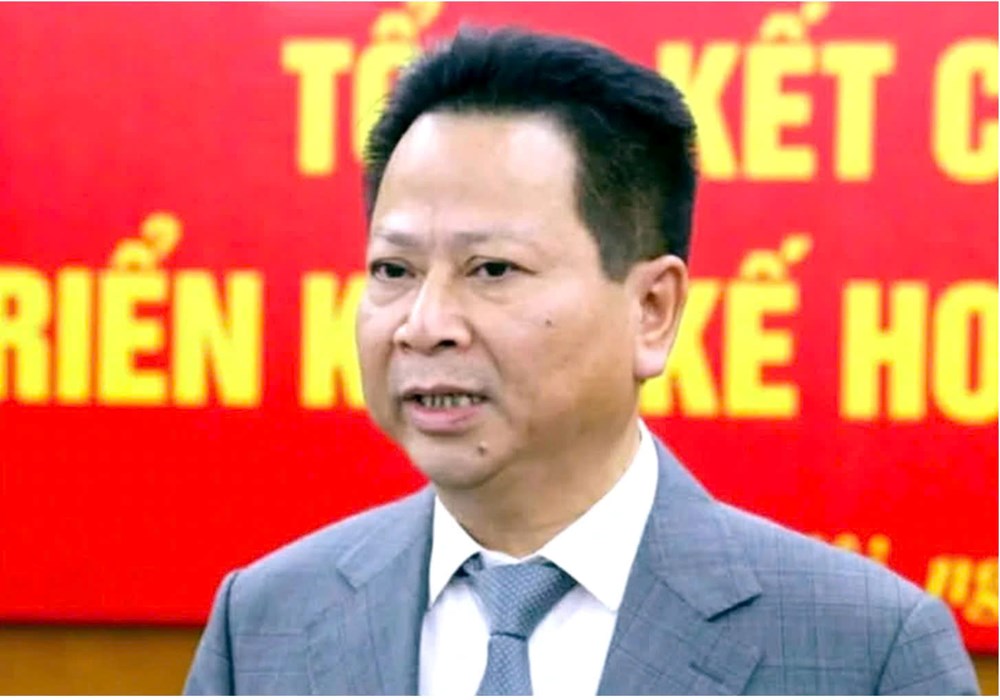 Cựu Cục phó nhận tiền 10 tỉ nhưng ép doanh nghiệp viết giấy vay lại 5 tỉ đồng - ảnh 1