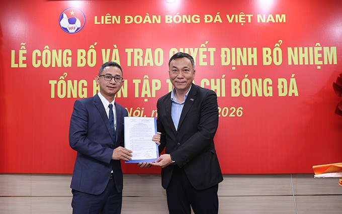 VFF trao Quyết định bổ nhiệm Tổng Biên tập Tạp chí Bóng đá - ảnh 1