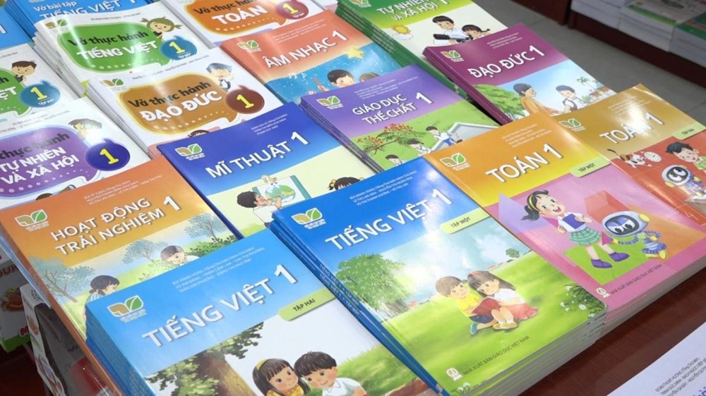 Dự kiến miễn phí sách giáo khoa trên phạm vi cả nước từ năm học 2029-2030 - ảnh 2