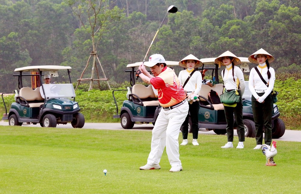 Phú Thọ: Gần 600 golfer tham gia Giải Golf Cúp Hùng Vương “Hào Khí Văn Lang” - ảnh 2