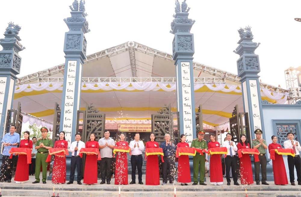 Lễ dâng hương Tả Tướng quốc Trần Nguyên Hãn và khánh thành miếu Đông Hồ - ảnh 5