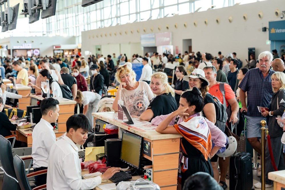 Cảng HKQT Phú Quốc phục vụ hơn 2,27 triệu khách trong 3 tháng cao điểm đầu năm - ảnh 1