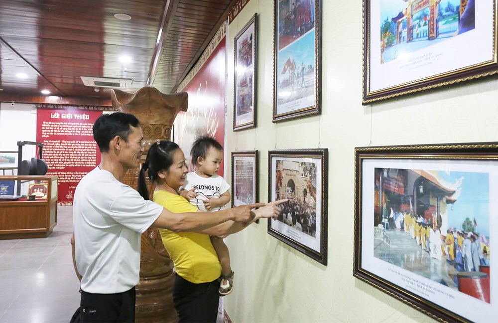 Phú Thọ: Trưng bày tư liệu, hình ảnh về di sản Tín ngưỡng thờ cúng Hùng Vương - ảnh 1